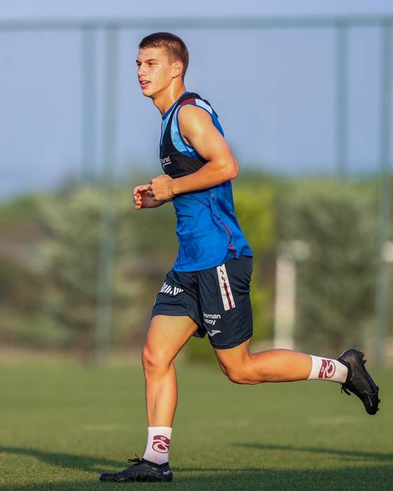 Trabzonspor'un deplasmanda oynayacağı Galatasaray maçı hazırlıkları sürdü - 17 Ağustos 2023 9